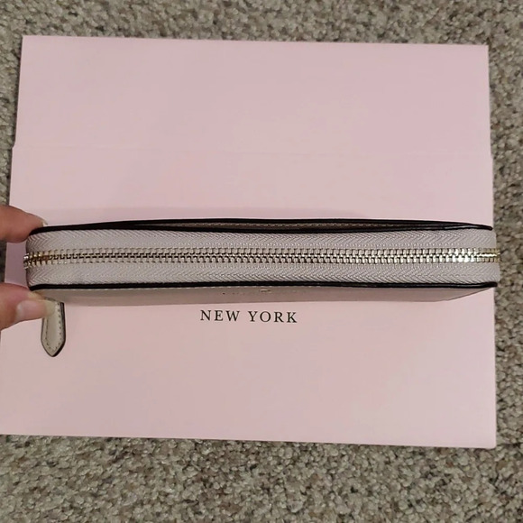 Kate Spade Brynn Saffiano Large Continental Wallet $229 - Picture 6 of 10